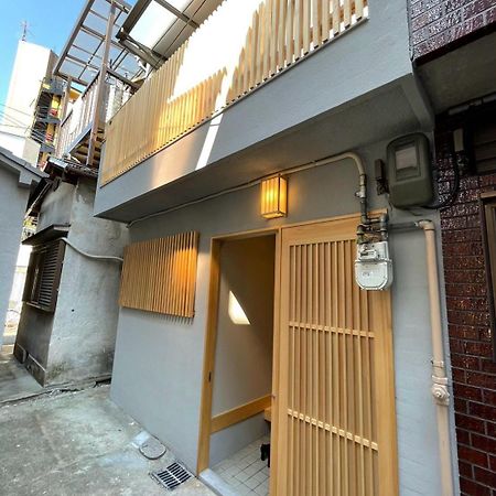 Tamatsukan 玉津館, Kansai Airport 關西空港 57 Mins, Namba 6 Mins, Nihonbashi 4 Mins, Universal Studio 37 Mins, Nara 30 Mins, Walk Jr Tsuruhashi 7 Mins, Early Check In Osaka Eksteriør billede